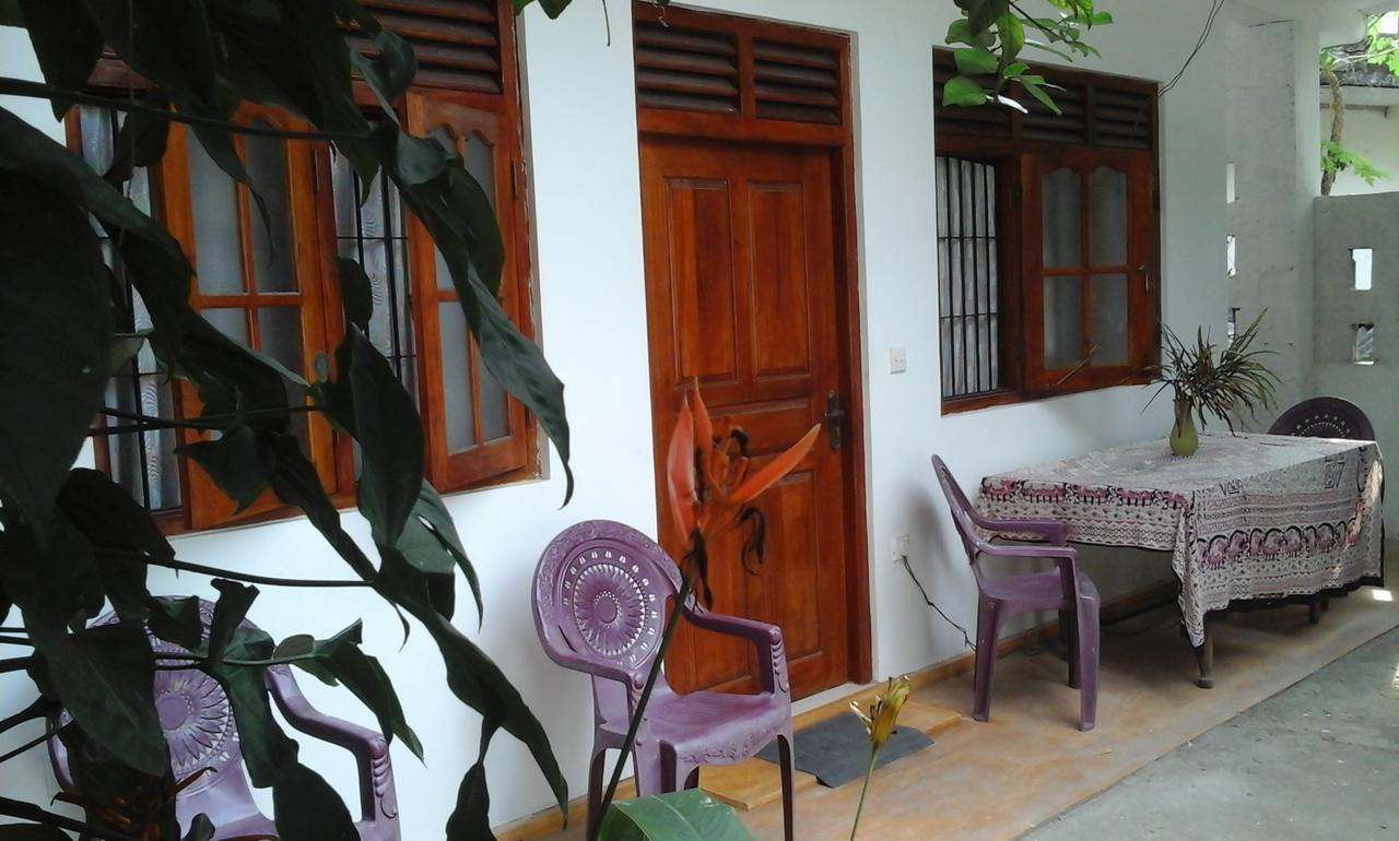 Ameesha Guesthouse Unawatuna Bagian luar foto